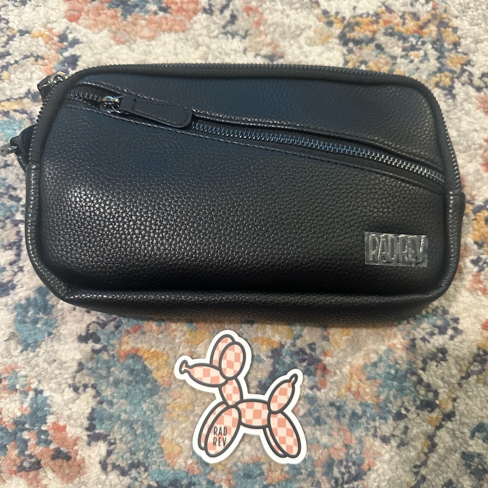 Rad Rev Sling Wallet in Black New!